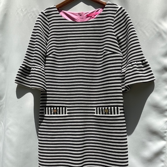 Lilly Pulitzer Dresses & Skirts - Lilly Pulitzer Charlene B/W striped shift dress, elbow length sleeves, sz M